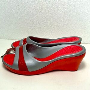 CROCS Sassari‎ Red/Grey Slip-On Open Toe Wedge Sandals Ladies Sz 10 EUC